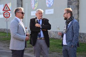 Roudnice odhalila první etapu Erbovní stěny polabských měst