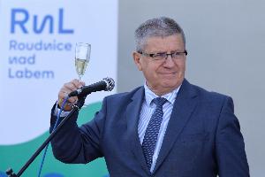 Roudnice odhalila první etapu Erbovní stěny polabských měst