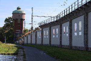 Roudnice odhalila první etapu Erbovní stěny polabských měst