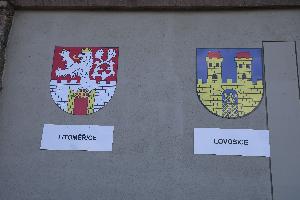 Roudnice odhalila první etapu Erbovní stěny polabských měst