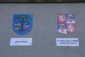 Roudnice odhalila první etapu Erbovní stěny polabských měst