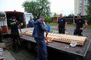 Roudnice pošle milionovou pomoc postiženým obcím, zapojili se i dobrovolní hasiči